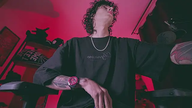 Olliver   y online show from February 9, 2:15 am