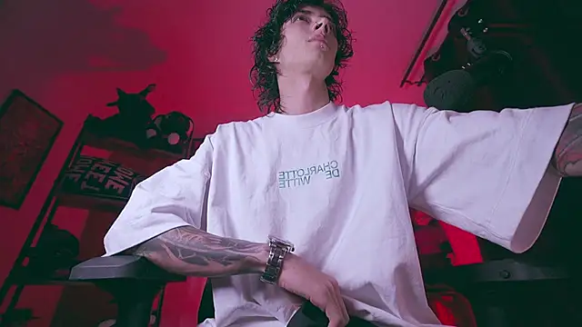 Olliver   y online show from February 26, 4:44 am