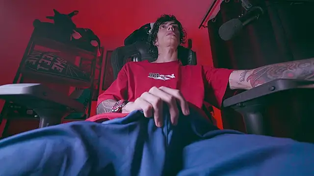 Olliver   y online show from April 12, 11:32 pm