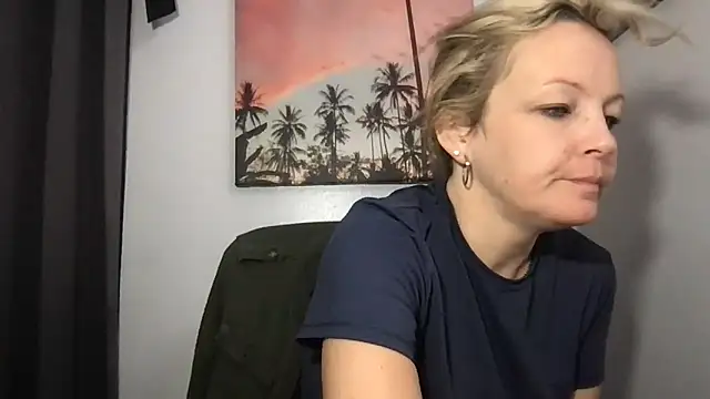 Snapshot of SattivvaXXX chatting on February 18, 10:55 am SattivvaXXX online show from February 18, 10:55 am