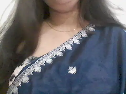 Snapshot of _Daisy chatting on April 7, 6:41 pm Daisy online show from April 7, 6:41 pm