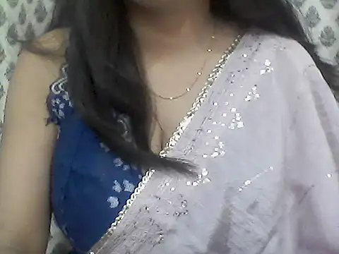 Snapshot of _Daisy chatting on April 8, 6:30 pm Daisy online show from April 8, 6:30 pm