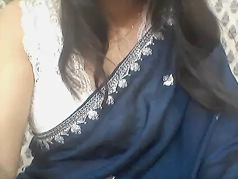 Snapshot of _Daisy chatting on April 17, 6:55 pm Daisy online show from April 17, 6:55 pm