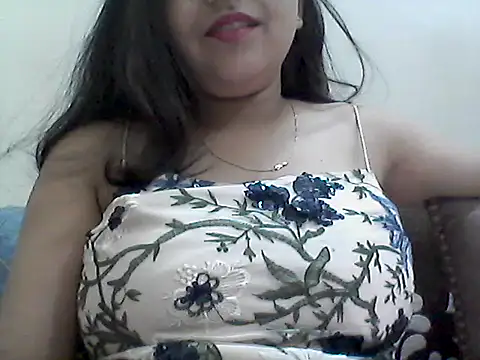 Snapshot of _Daisy chatting on May 4, 8:38 pm Daisy online show from May 4, 8:38 pm
