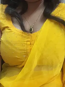 Snapshot of _Daisy chatting on June 7, 7:39 pm Daisy online show from June 7, 7:39 pm