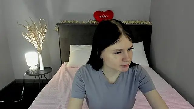 Snapshot of SkinyJoys chatting on February 28, 1:28 am SkinyJoys online show from February 28, 1:28 am