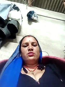 Hot hiuj online show from February 8, 8:01 pm