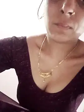 Hot ree85 online show from May 14, 1:29 pm