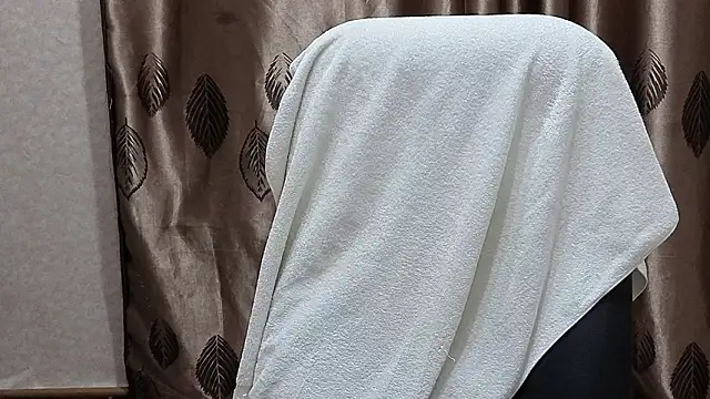 Snapshot of ShyDarko chatting on February 4, 3:29 pm ShyDarko online show from February 4, 3:29 pm