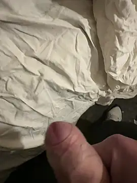 Snapshot of Couple031 chatting on January 11, 3:39 pm Couple031 online show from January 11, 3:39 pm