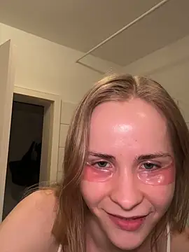 Sunny Eve online show from April 5, 7:33 pm