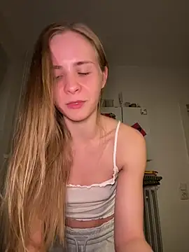 Sunny Eve online show from April 8, 6:52 pm