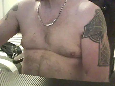 loudandproud online show from February 18, 11:11 pm