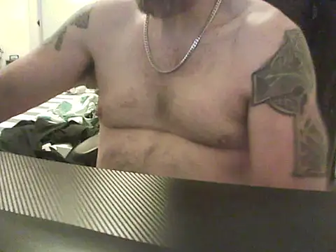 loudandproud online show from May 8, 7:57 am