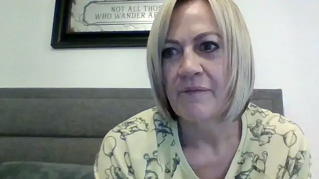 Milfshake227 online show from April 2, 5:27 am