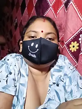 sexypojaa233 online show from August 4, 5:48 pm