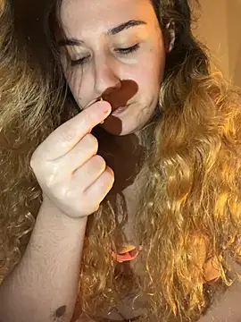 Snapshot of joanaguerreiru chatting on February 15, 10:39 pm joanaguerreiru online show from February 15, 10:39 pm