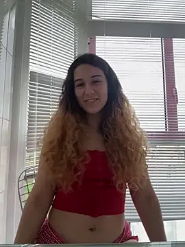 joanaguerreiru online show from May 8, 7:19 pm