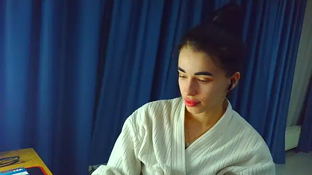 Vlada Elfie online show from March 11, 7:31 pm