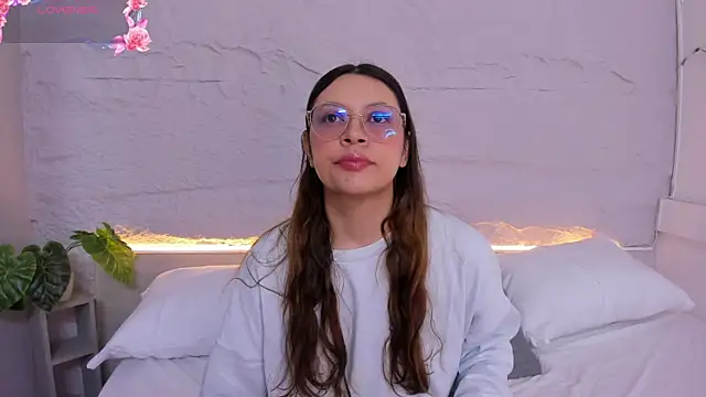 lanna 18  online show from April 13, 11:48 am