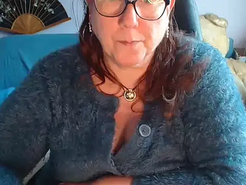Snapshot of xmyriamx chatting on May 21, 8:21 am xmyriamx online show from May 21, 8:21 am