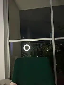 alesziarose  online show from March 1, 12:23 am