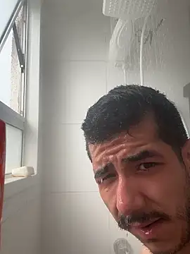 Snapshot of vinihfeh chatting on May 24, 5:18 pm vinihfeh online show from May 24, 5:18 pm