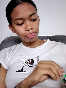 Snapshot of shenna_brunette chatting on February 26, 3:44 pm shenna brunette online show from February 26, 3:44 pm