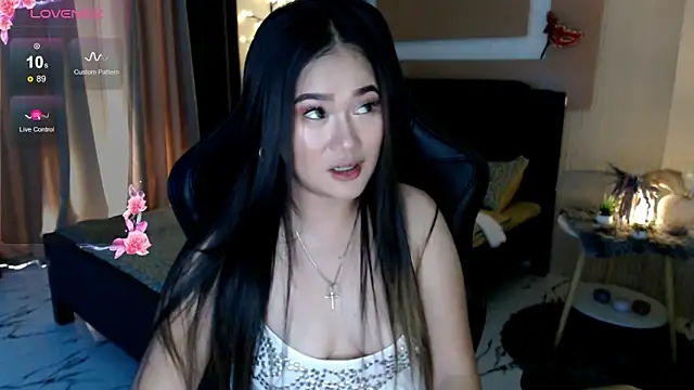 simplykhate online show from April 9, 12:54 am