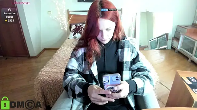 Lily Viola online show from March 30, 7:31 am