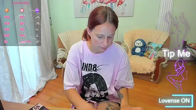 Snapshot of Lily_Viola chatting on July 3, 1:28 pm Lily Viola online show from July 3, 1:28 pm