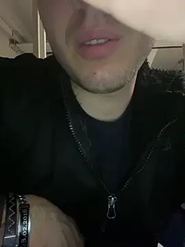 allee2206 online show from March 6, 10:06 pm