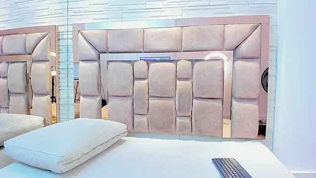 ammy jhonnson online show from January 7, 11:34 am