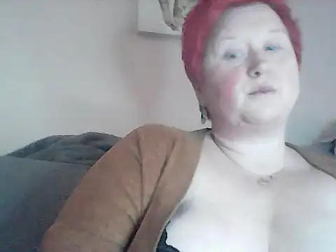 BustyRedxx online show from May 15, 9:05 am