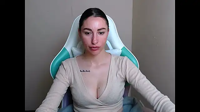 cammila horn online show from May 18, 5:13 am