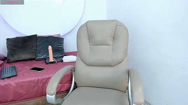 AmberJoyMilf online show from April 16, 10:16 am