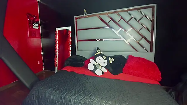 Mia Miller001 online show from February 16, 9:00 pm