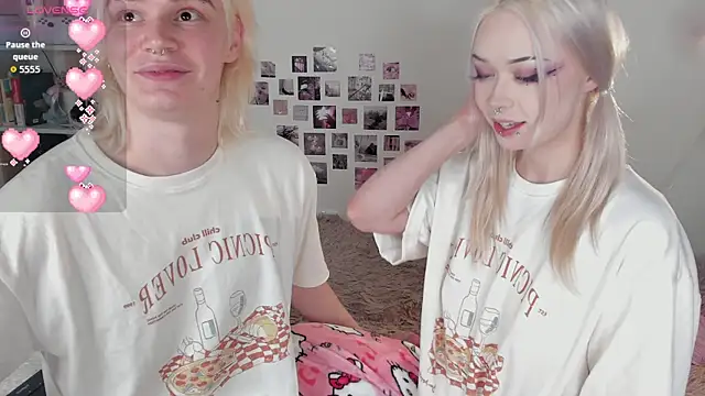 SweetheartsFriends online show from May 7, 1:11 am
