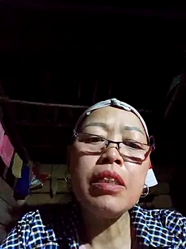 Snapshot of Agnes-baby chatting on February 23, 11:40 am Agnes-baby online show from February 23, 11:40 am