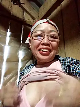 Snapshot of Agnes-baby chatting on February 23, 11:46 pm Agnes-baby online show from February 23, 11:46 pm