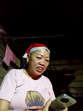 Snapshot of Agnes-baby chatting on February 24, 11:52 am Agnes-baby online show from February 24, 11:52 am