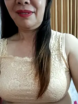 Snapshot of Lika_mec chatting on May 28, 8:17 pm Lika mec online show from May 28, 8:17 pm
