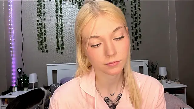 Snapshot of LlsabethHaze chatting on January 14, 3:28 pm LlsabethHaze online show from January 14, 3:28 pm