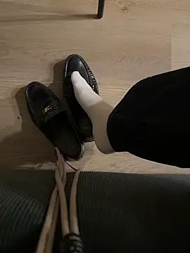 leshowcho online show from February 21, 8:54 pm