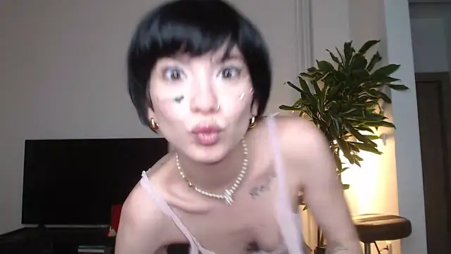 Snapshot of Marley_Queen chatting on July 13, 9:45 am Marley Queen online show from July 13, 9:45 am