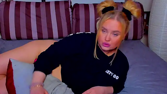 Snapshot of AlexaVibesHo chatting on March 23, 2:48 am AlexaVibesHo online show from March 23, 2:48 am