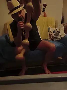 Snapshot of WildNomade chatting on March 1, 7:05 pm WildNomade online show from March 1, 7:05 pm