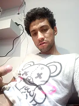 Snapshot of AlejandreBy chatting on February 15, 10:06 pm AlejandreBy online show from February 15, 10:06 pm