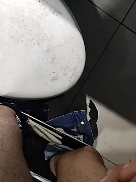 Snapshot of AlejandreBy chatting on April 9, 2:11 am AlejandreBy online show from April 9, 2:11 am