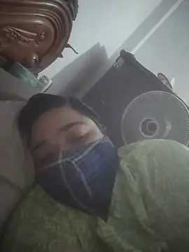 momo loves online show from April 10, 9:58 am